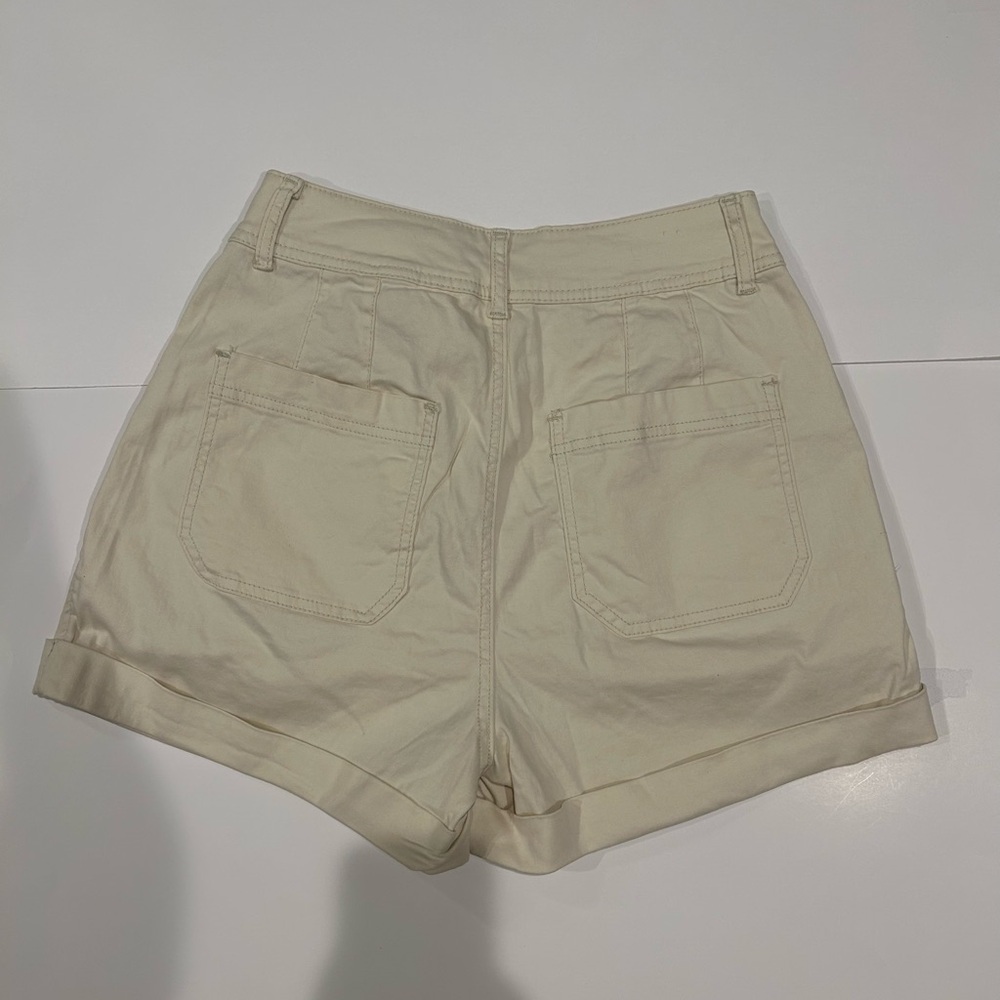 BKE High Rise Pleated Stretch Cuffed Shorts Natural Medium - Picture 3 of 8